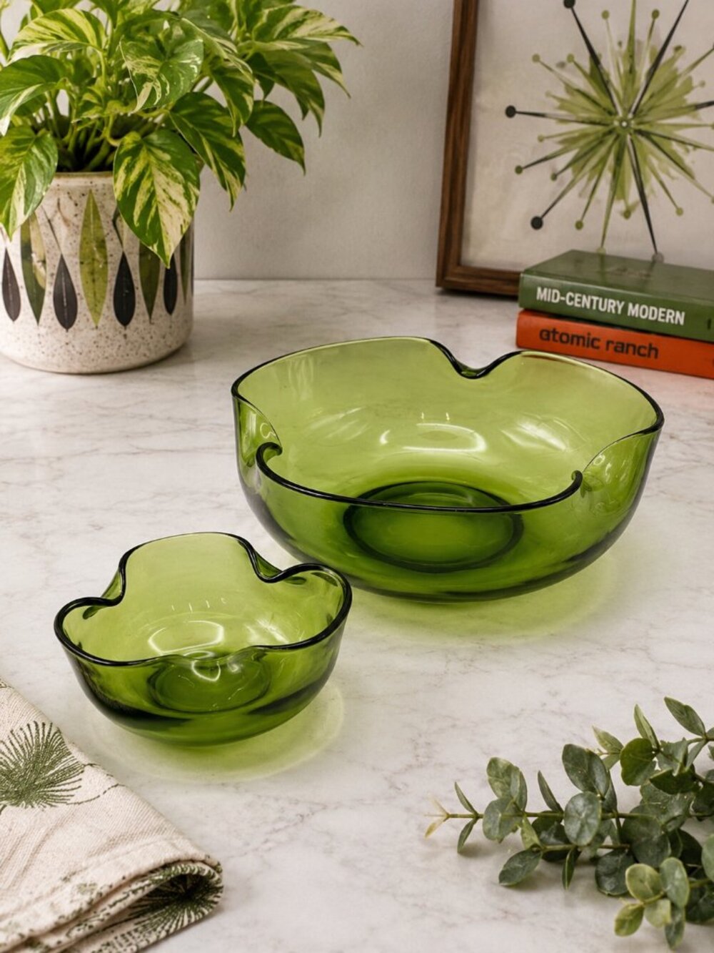 Vintage Anchor Hocking Avocado Green Glass Nesting Serving Bowl Set